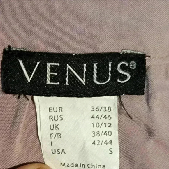 Venus Cold Shoulder Dress in Lavender - S - Picture 8 of 8